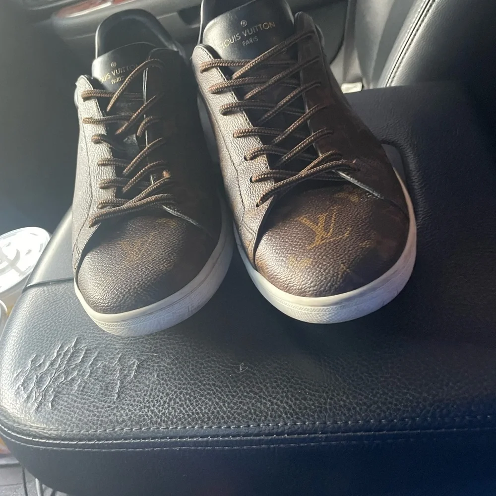 Louis Vuitton shoes - Picture 1 of 4